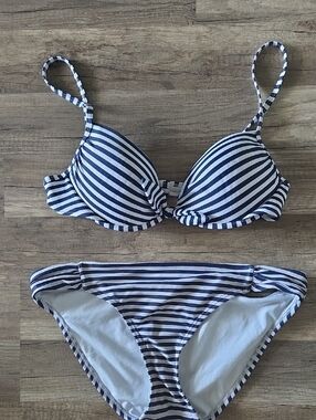 🥳bundle 3 For $15🥳 Xhilaration Navy and White Striped Bikini Set